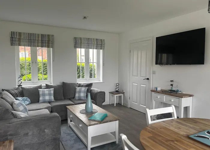 Dream Weaver 2 Bedroomed Cottage On The Bay, Filey With On-Site Gym And Swimming Pool