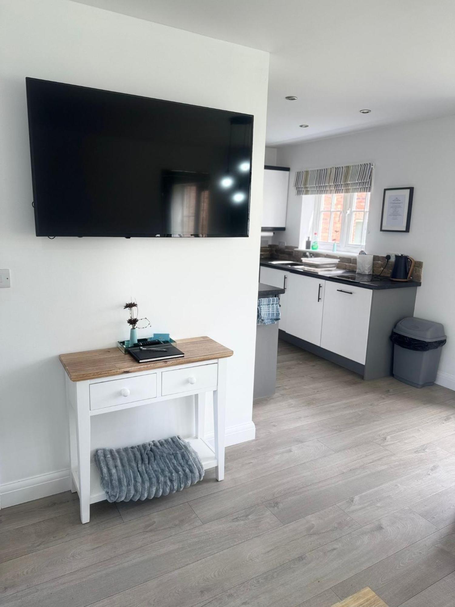 Dream Weaver 2 Bedroomed On The Bay, With On-site Gym And Swimming Pool Holiday home *