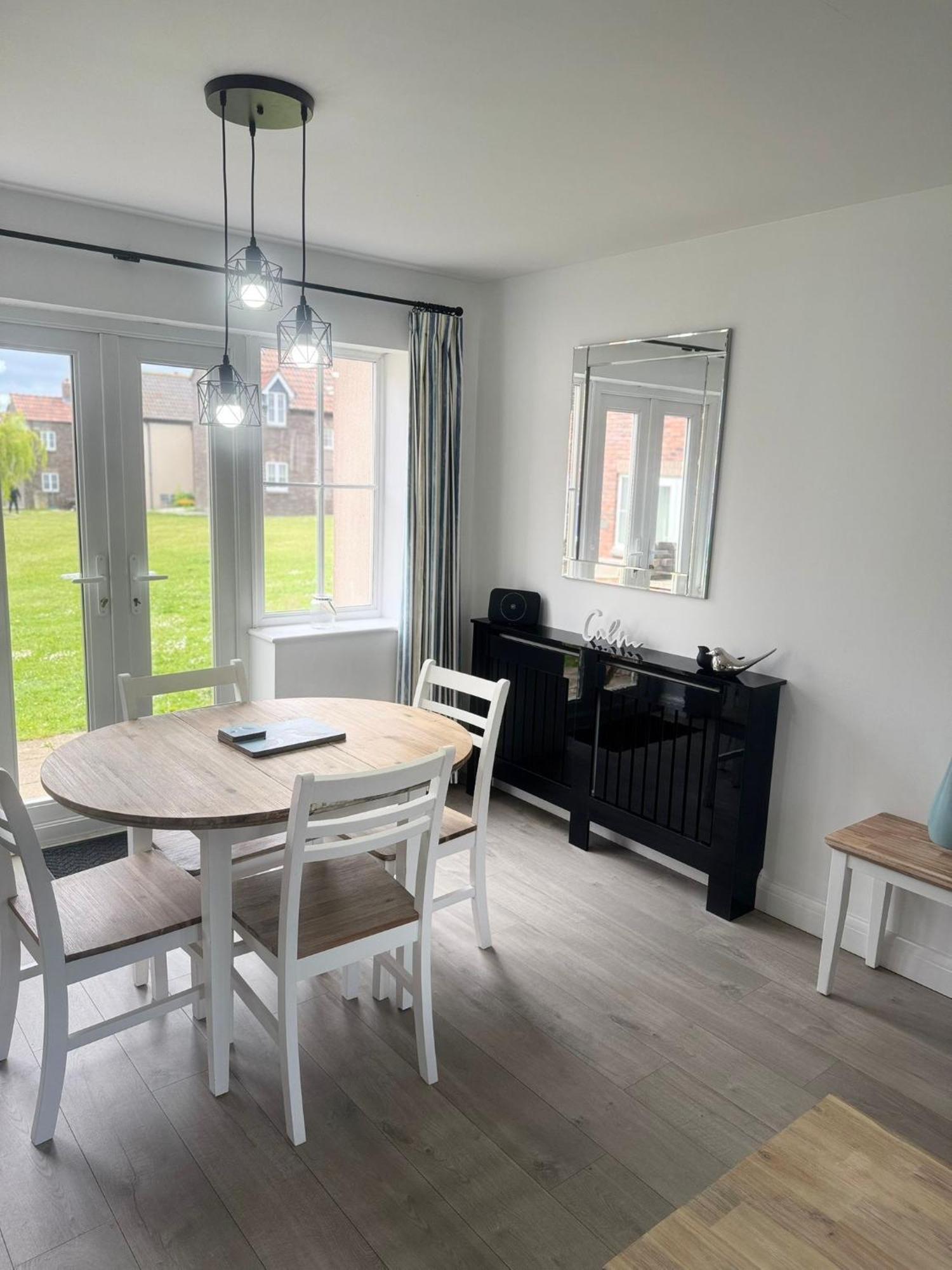Dream Weaver 2 Bedroomed On The Bay, With On-site Gym And Swimming Pool * Filey
